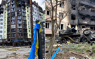 Zabici cywile, zrujnowane domy. Świadkowie wojny pokazują opuszczone przez Rosjan miasta